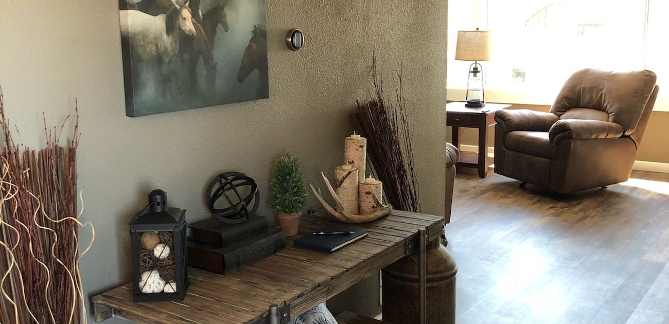 Upscale Main Street Apartment With City Views Harvey, North Dakota