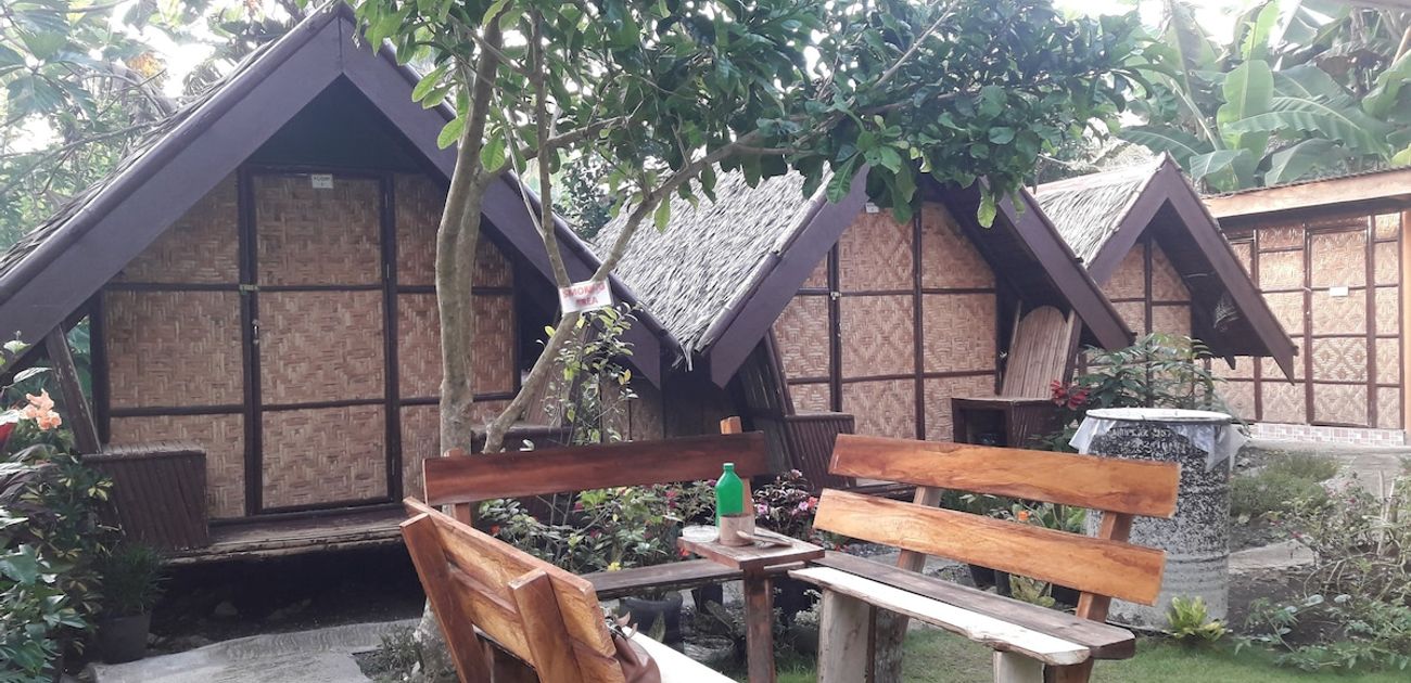 1 LhoyJean Garden Hostel Adorable Cozy Nipa Hut Batuan, Central
