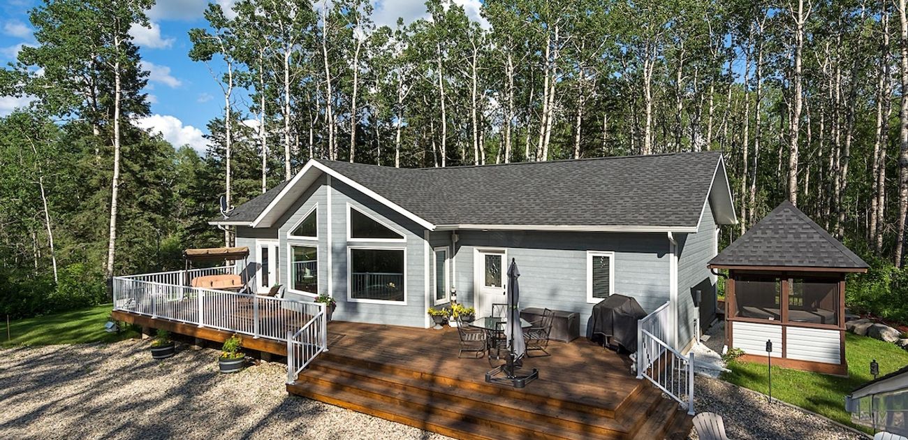 Fireside Lodge Peaceful 3BR cabin near Clear Lake Onanole, Manitoba Vacation Rentals HiChee