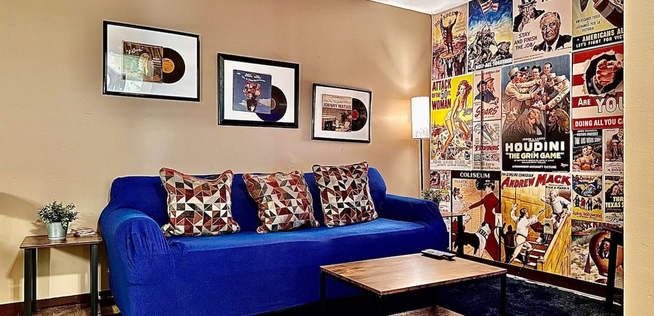 7 Beds! Explore downtown Pittsburgh Large Groups Pennsylvania, New