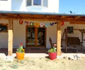 2-floor Rural Hillside Serenity Close to Town.  Hike and Bike from the House
