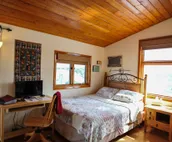 2-floor Rural Hillside Serenity Close to Town.  Hike and Bike from the House