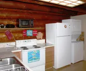 Upper Paradise Log Cabin - Nightly Rental in the Woods