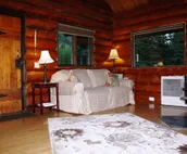Upper Paradise Log Cabin - Nightly Rental in the Woods