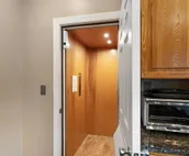 109Beach/Elegant Luxury/Upscale/Gourmet Kitchen/private pool/elevator