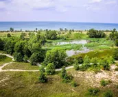 Spa-quality amenities, dog friendly, close to trails, IN Dunes Nat’l Park