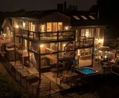 Spa-quality amenities, dog friendly, close to trails, IN Dunes Nat’l Park