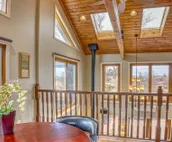 Spa-quality amenities, dog friendly, close to trails, IN Dunes Nat’l Park