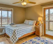 Spa-quality amenities, dog friendly, close to trails, IN Dunes Nat’l Park