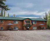 2 bedroom, 1 bath quiet lodge close to town with forest views!
