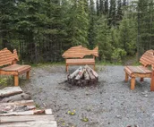 2 bedroom, 1 bath quiet lodge close to town with forest views!