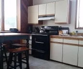 The Attic-  Second Floor Apartment, Private Deck With A View, Downtown