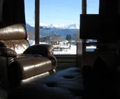 The Attic-  Second Floor Apartment, Private Deck With A View, Downtown