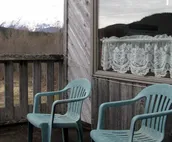 The Attic-  Second Floor Apartment, Private Deck With A View, Downtown