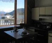 The Attic-  Second Floor Apartment, Private Deck With A View, Downtown