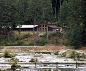 Chilkoot Haven Haines room #2, right on the Chilkoot River, Bear viewing