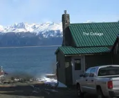 The Cottage ~ quiet downtown home, stunning view, walking distance to everything