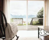 The Cottage ~ quiet downtown home, stunning view, walking distance to everything
