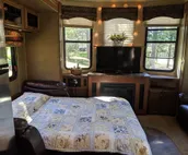 Sandpiper 40ft RV @EvansCliff /HotTub on deck, BBQ grill