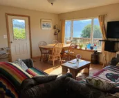 Snappers Inn cottage with water views, free bikes, washer/dryer, walk to town
