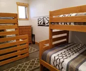 Alpine Vista Lodge: Sweeping Mountain Views; 4 King Masters + bunk; Hot Tub