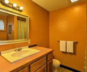 Peaceful, Quiet Seward Apt w/Back Yard & Mtn Views