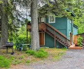 Peaceful, Quiet Seward Apt w/Back Yard & Mtn Views