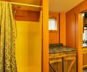 Peaceful, Quiet Seward Apt w/Back Yard & Mtn Views