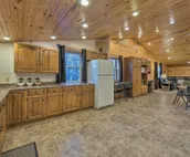Welcoming Partridge Home w/ 18-Hole Disc Golf!