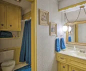 Private Home w/Hot Tub & Patio Near Downtown Tulsa