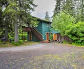 Seward Studio w/ Deck, Outdoor Dining & Mtn Views!