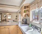 Private Black Hills Home w/ Corral; Horses Welcome