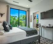 New Luxury Resort Estate - Glam Pool, Spa & Mountain Views