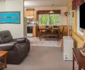 The Price is Right at the Starbright House: Cheery & Quiet Family Home