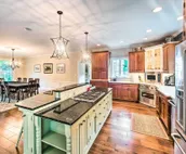 Extravagant Atglen Manor w/ Private 60-Acre Land!