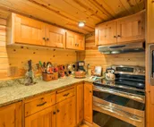 Bartlesville Cabin w/ Pool, Hot Tub & Trampoline!