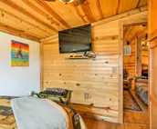 Bartlesville Cabin w/ Pool, Hot Tub & Trampoline!