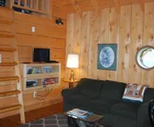 The Gathering Place Cabin #1, rustic cabin on the water, close to Chilkoot River