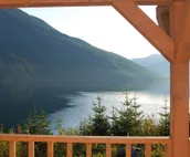 The Gathering Place Cabin #1, rustic cabin on the water, close to Chilkoot River