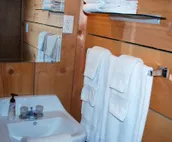The Gathering Place Cabin #1, rustic cabin on the water, close to Chilkoot River