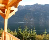 The Gathering Place Cabin #1, rustic cabin on the water, close to Chilkoot River