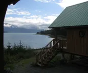 The Gathering Place Cabin #1, rustic cabin on the water, close to Chilkoot River