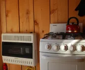 The Gathering Place Cabin #1, rustic cabin on the water, close to Chilkoot River