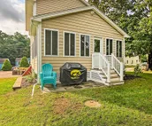 Pawcatuck Riverfront Home w/ Yard - Mins to Beach!