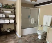 *Overlook, Hidden Gem + Large Deck for Entertaining Friends & Family