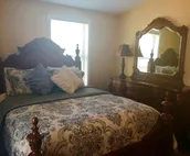 *Overlook, Hidden Gem + Large Deck for Entertaining Friends & Family