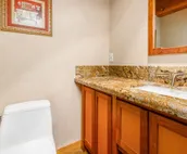 Cabin w/ private hot tub, gourmet kitchen, handcrafted wood details, near skiing