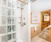 Cabin w/ private hot tub, gourmet kitchen, handcrafted wood details, near skiing