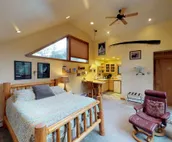 Studio with private hot tub, WiFI, & tranquil glacier views