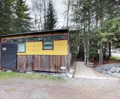 Studio with private hot tub, WiFI, & tranquil glacier views